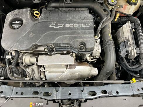 Used 2018 Chevrolet Cruze LT FWD image 24