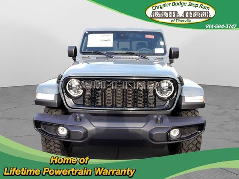 New 2025 Jeep Gladiator Sport image 11