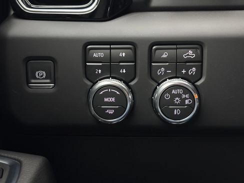 New 2026 GMC Sierra 1500 Denali w/ Denali Reserve Package AWD/4WD image 23