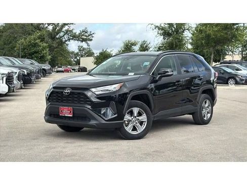 Certified 2025 Toyota RAV4 XLE FWD image 41
