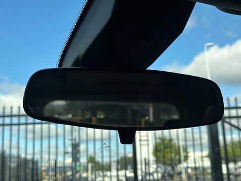 Used 2023 Chevrolet Equinox RS FWD image 23