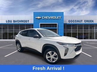 Used 2025 Chevrolet Trax LS FWD video 1
