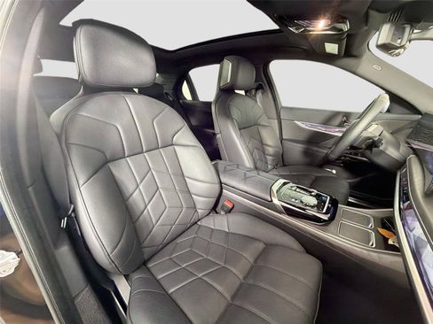 Certified 2023 BMW i7 xDrive60 AWD/4WD image 25