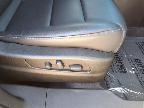 Certified 2023 Cadillac XT4 Premium Luxury image 10