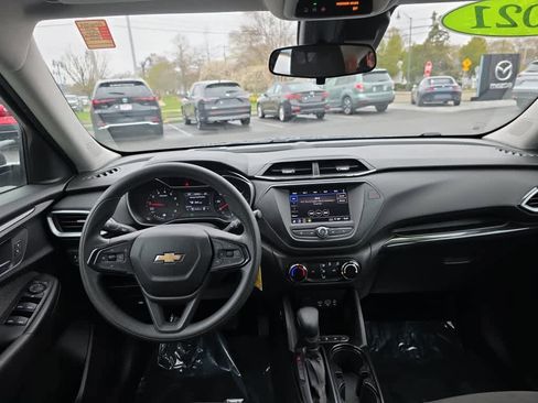 Used 2021 Chevrolet TrailBlazer LS AWD/4WD image 15