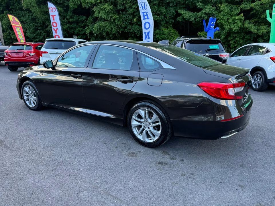Used 2018 Honda Accord LX image 9