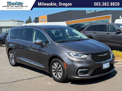 Used 2022 Chrysler Pacifica Limited