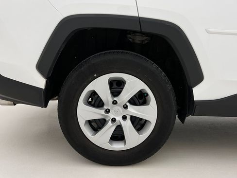 Used 2022 Toyota RAV4 LE image 27