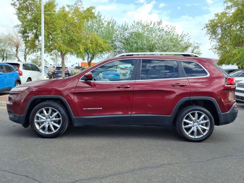 Used 2018 Jeep Cherokee Limited w/ Technology Group FWD image 2