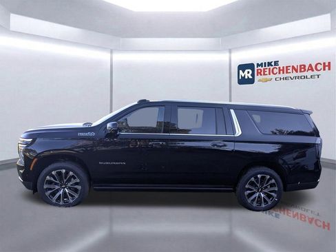 New 2025 Chevrolet Suburban High Country image 7