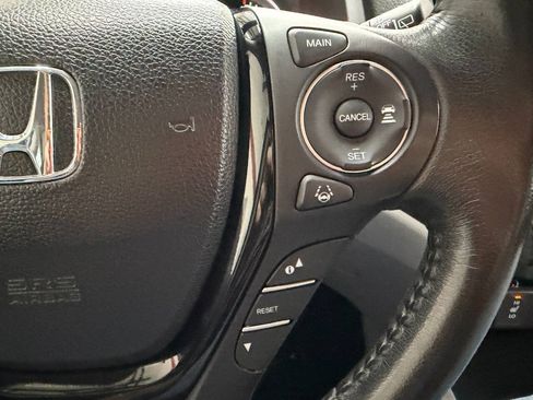Used 2017 Honda Pilot Touring image 25