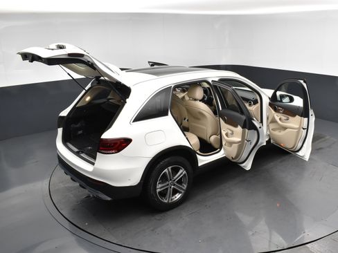 Used 2022 Mercedes-Benz GLC 300 4MATIC image 29