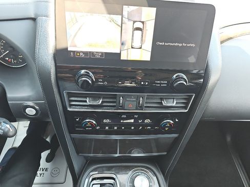 Used 2024 INFINITI QX80 Luxe AWD/4WD image 18