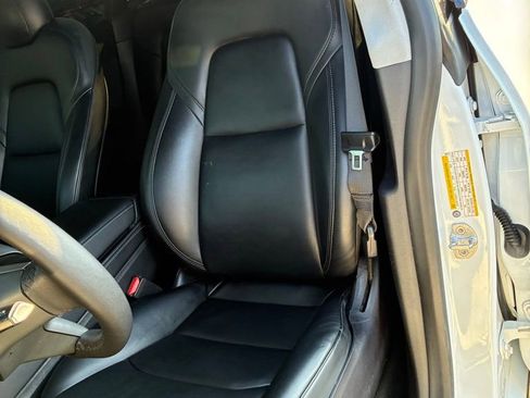 Used 2021 Tesla Model Y Long Range image 19