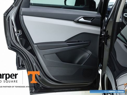 Used 2023 Volkswagen Taos SE w/ Panoramic Sunroof Package image 55