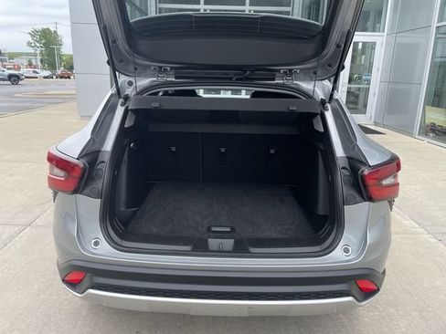 Used 2025 Chevrolet Trax LT w/ LT Convenience Package FWD image 33