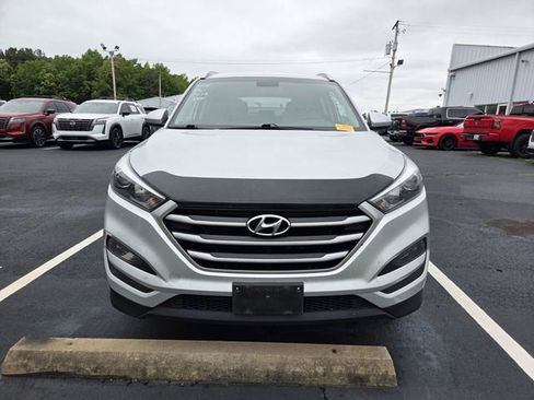 Used 2018 Hyundai Tucson SEL FWD image 2