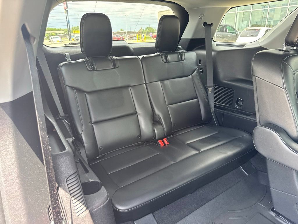 Used 2022 Ford Explorer XLT w/ Equipment Group 202A AWD/4WD image 28