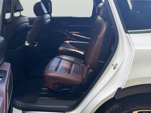 Used 2023 Kia Telluride SX Prestige AWD/4WD image 11