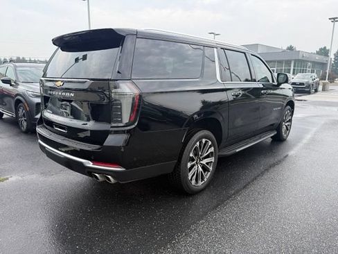 Used 2026 Chevrolet Suburban High Country w/ Sun And Tow Package AWD/4WD image 13