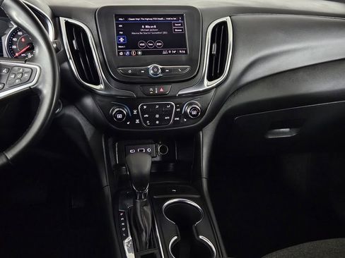 Used 2023 Chevrolet Equinox LT w/ Driver Convenience Package image 5