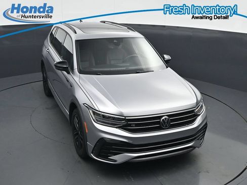 Used 2022 Volkswagen Tiguan SE R-Line FWD image 20