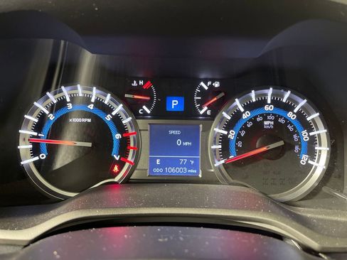 Used 2018 Toyota 4Runner SR5 Premium w/ Convenience Package AWD/4WD image 18