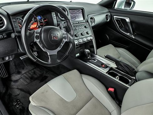 Used 2009 Nissan GT-R Premium AWD/4WD image 14
