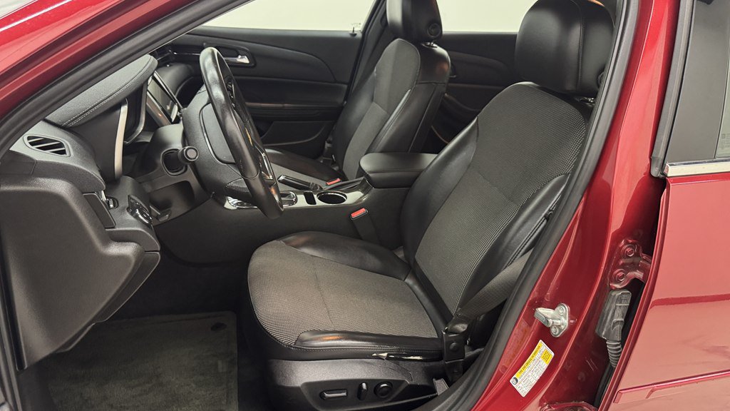 Used 2014 Chevrolet Malibu LT FWD image 16