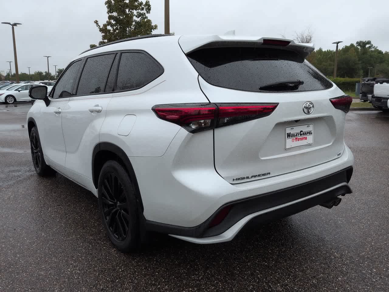 Used 2023 Toyota Highlander XSE FWD image 4