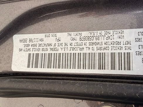Used 2018 Jeep Cherokee Latitude Plus FWD image 18