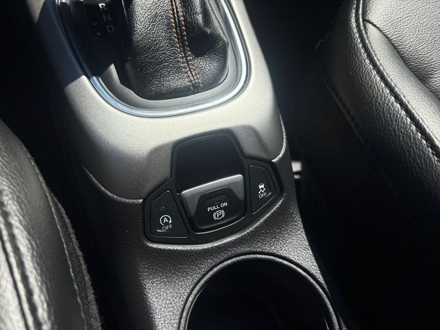 Used 2019 Jeep Compass Latitude AWD/4WD image 16