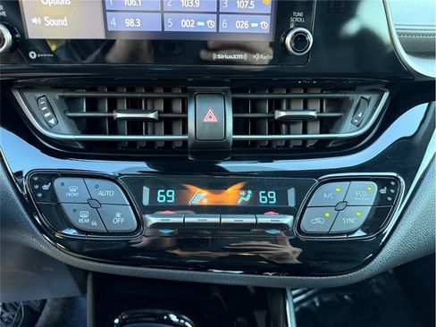 Used 2021 Toyota C-HR Limited image 26