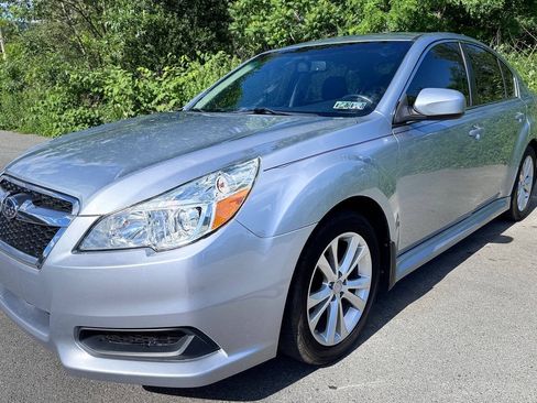 Used 2014 Subaru Legacy 2.5i Premium AWD/4WD image 3