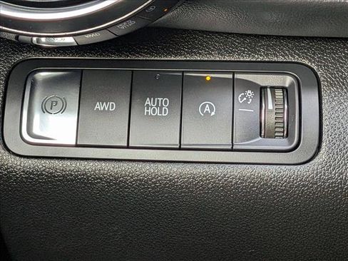 Used 2025 Chevrolet Equinox LT image 17