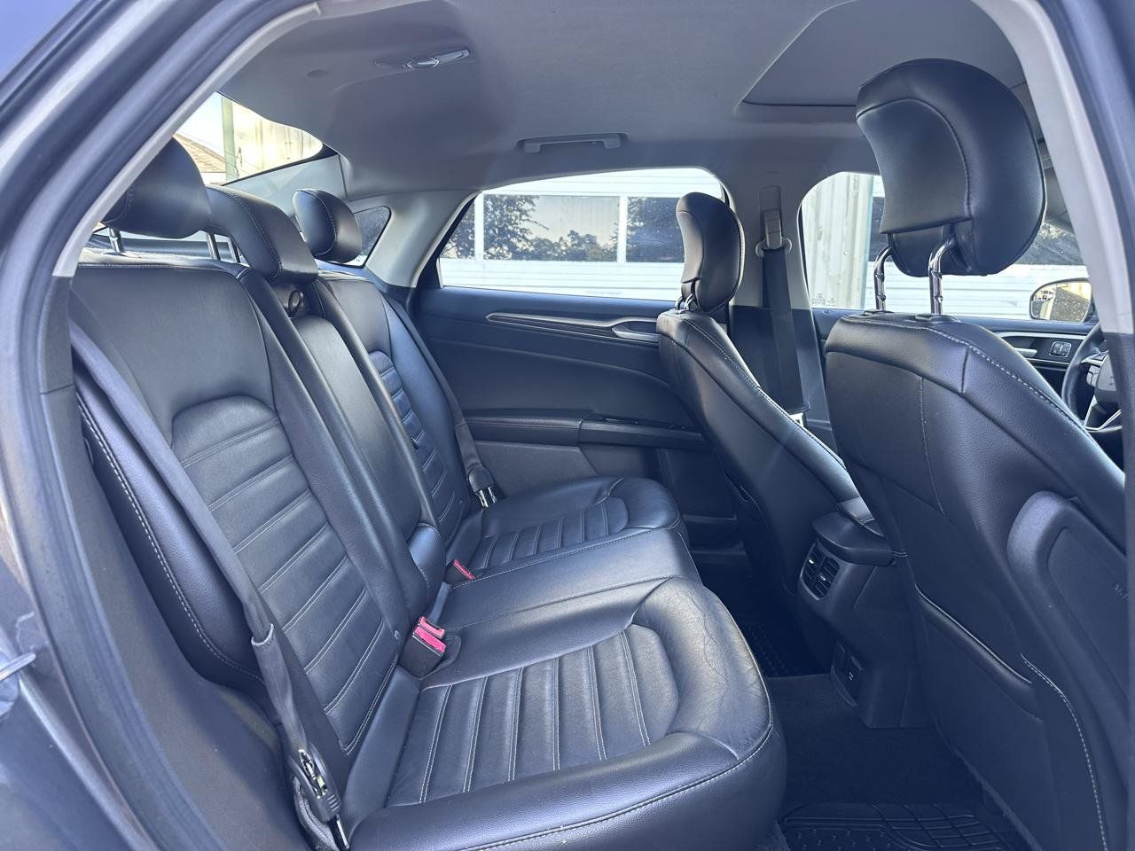 Used 2014 Ford Fusion SE w/ Equipment Group 502A FWD image 28