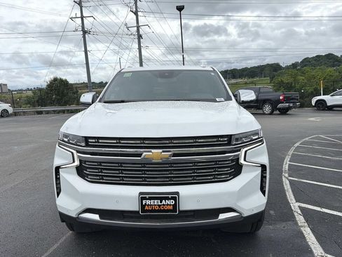 Used 2024 Chevrolet Suburban Premier AWD/4WD image 8