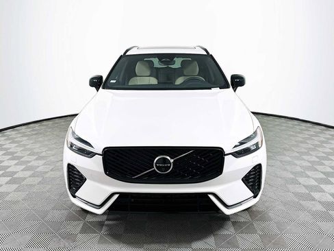 Used 2026 Volvo XC60 B5 Plus w/ Climate Package PRO AWD/4WD image 2
