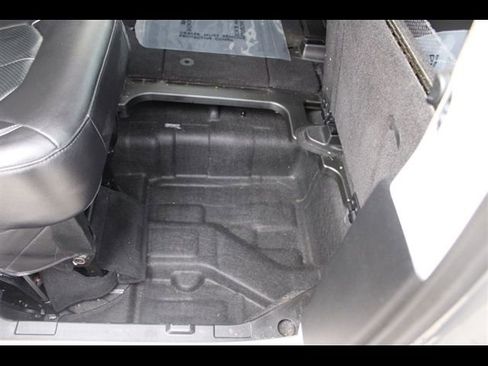 Used 2022 Chrysler Pacifica Touring-L FWD image 22