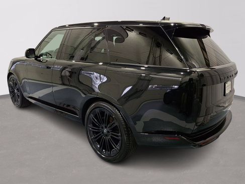 Certified 2024 Land Rover Range Rover SE image 2