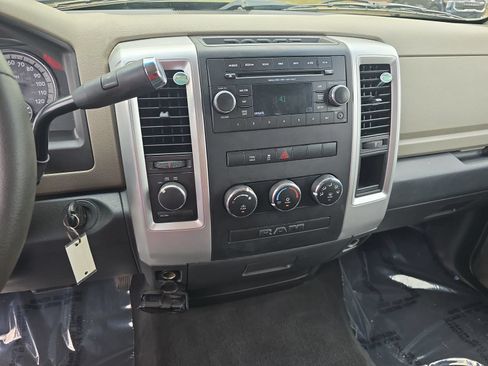 Used 2012 RAM 1500 Classic SLT AWD/4WD image 21