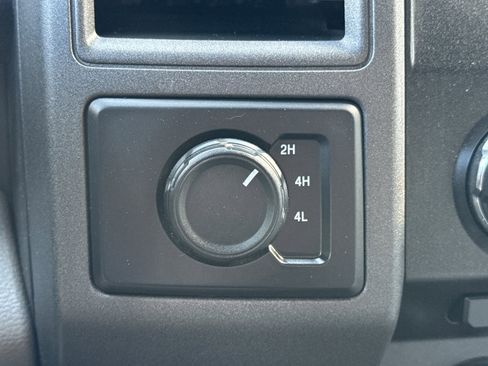Used 2018 Ford F250 XL w/ Power Equipment Group AWD/4WD image 19