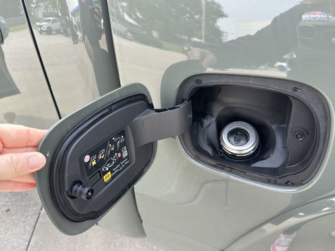 Used 2026 RAM 1500 Laramie AWD/4WD image 27