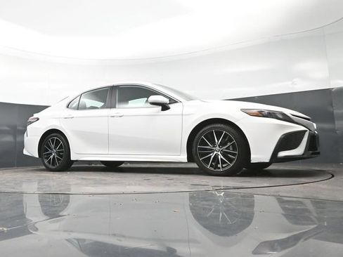 Used 2024 Toyota Camry SE FWD image 27