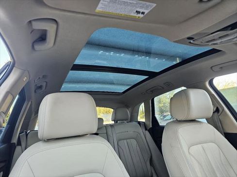 Used 2022 Audi Q5 2.0T Premium Plus w/ Premium Plus Package image 3