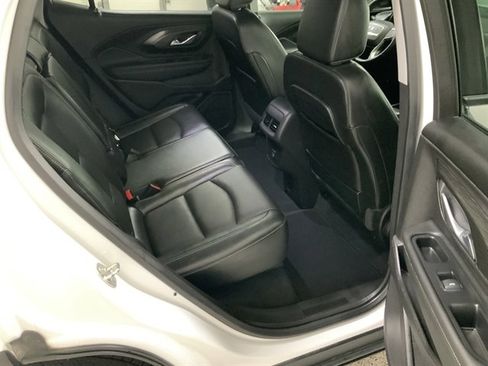 Used 2024 GMC Terrain SLT image 19
