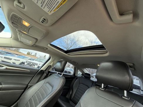 Used 2014 Ford Fusion SE w/ Equipment Group 202A FWD image 25