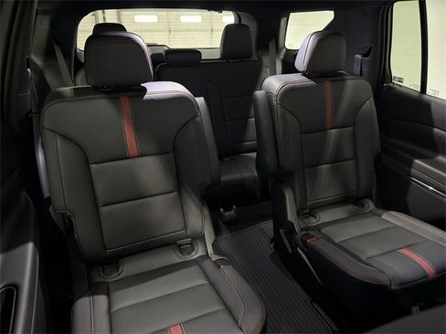 New 2026 Chevrolet Traverse RS w/ LPO, Floor Liner Package image 18