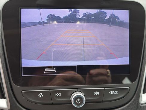 Used 2022 Chevrolet Malibu LS FWD image 5