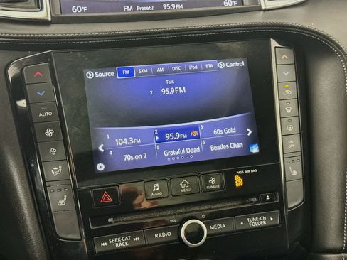 Used 2019 INFINITI QX50 Essential w/ Premium Heat Package AWD/4WD image 18